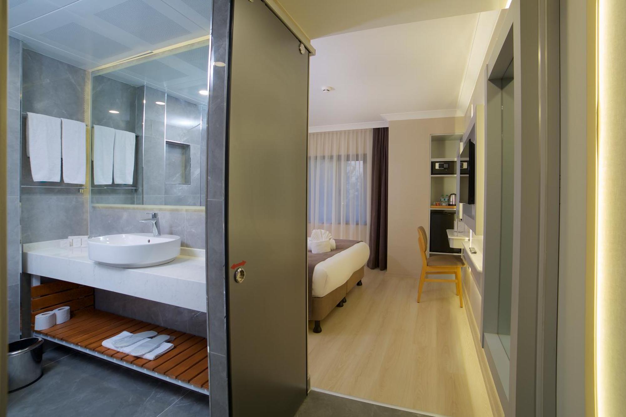 Hotel Bulvar Palas Istambul Exterior foto